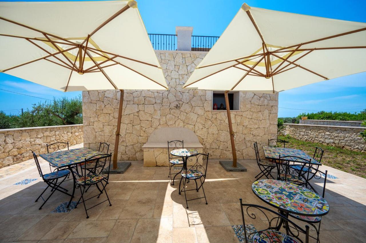Villa Carmiano Luxury Bedrooms In Avola In The Province Of Syracuse With Spa And Swimming Pool And Wonderful Seaview Exterior foto