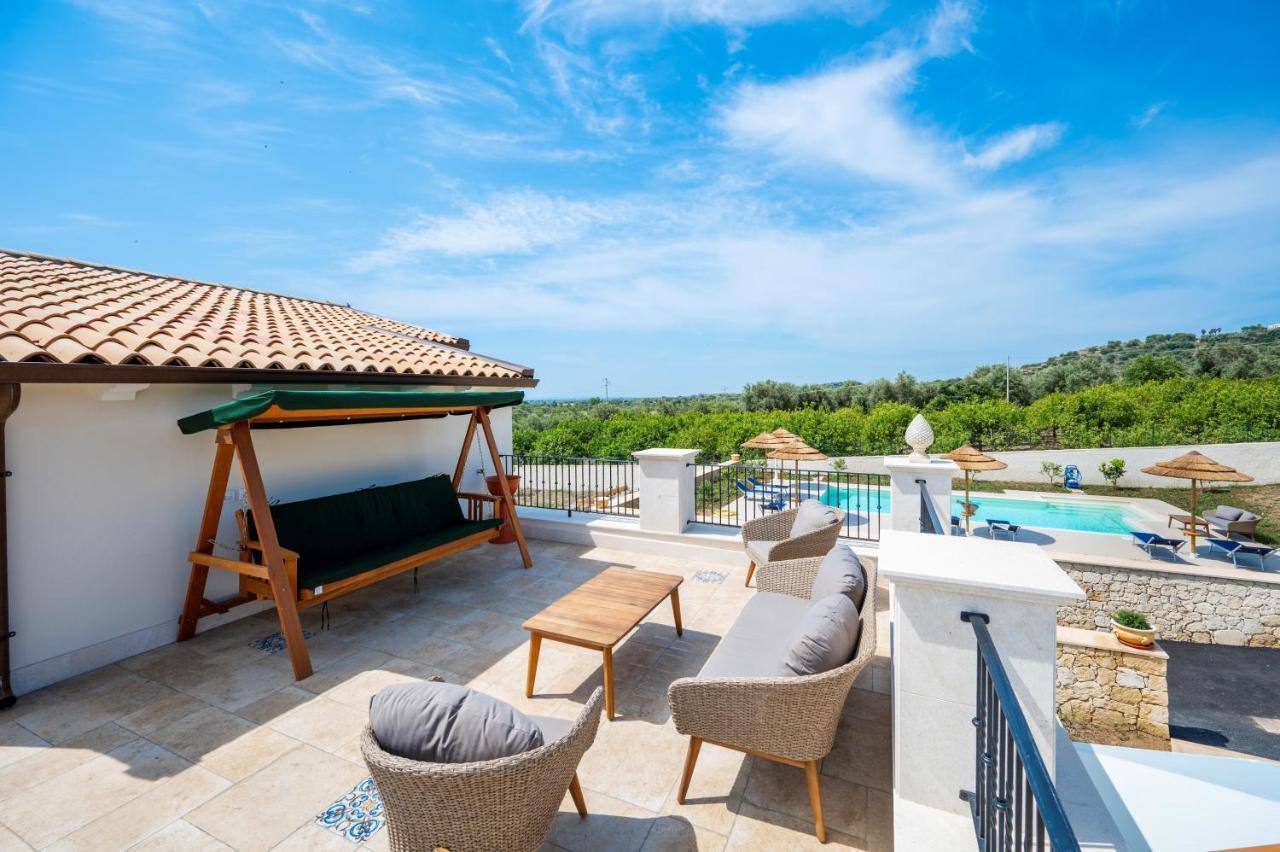 Villa Carmiano Luxury Bedrooms In Avola In The Province Of Syracuse With Spa And Swimming Pool And Wonderful Seaview Exterior foto