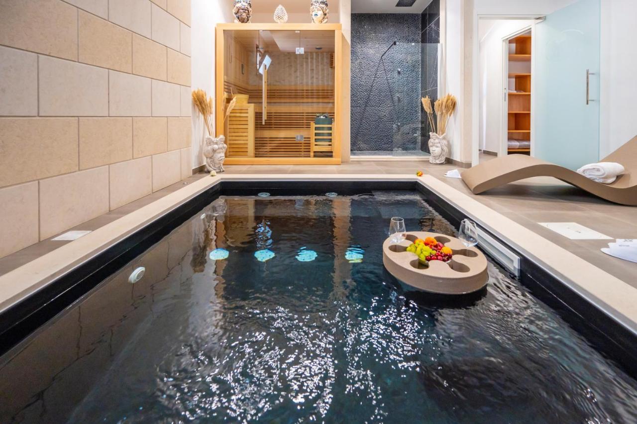 Villa Carmiano Luxury Bedrooms In Avola In The Province Of Syracuse With Spa And Swimming Pool And Wonderful Seaview Exterior foto